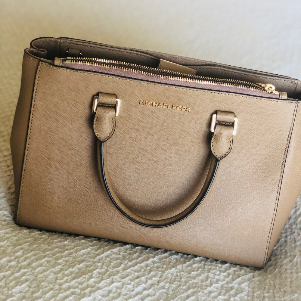 Tan Michael Kors handbag